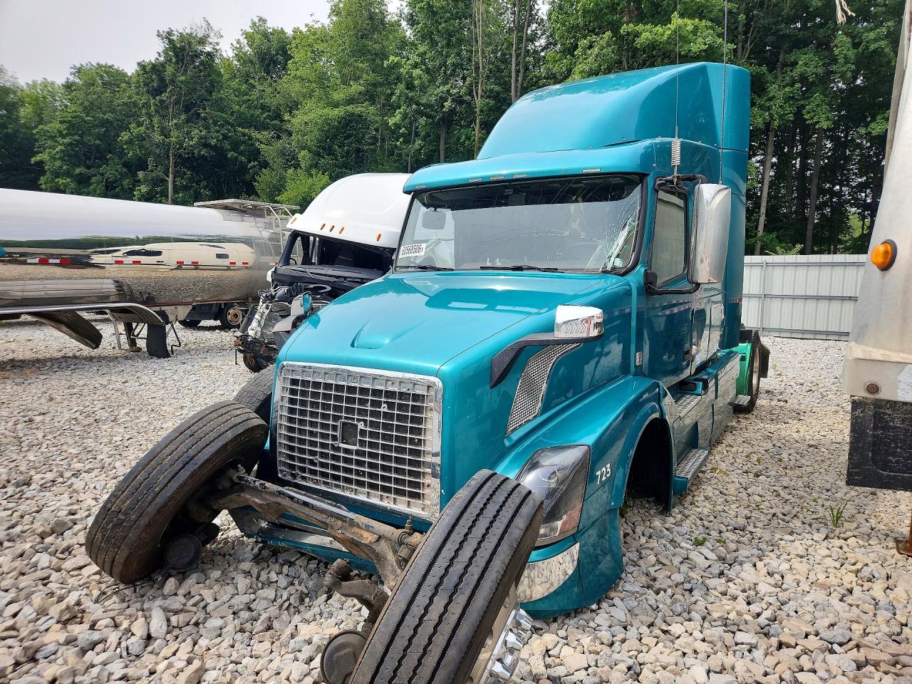 2016 VOLVO VNL