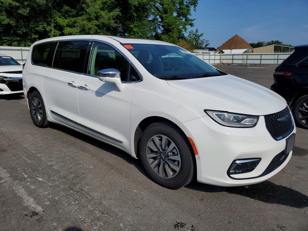 2C4RC1S76NR173792 · 2022 CHRYSLER PACIFICA · 4/13