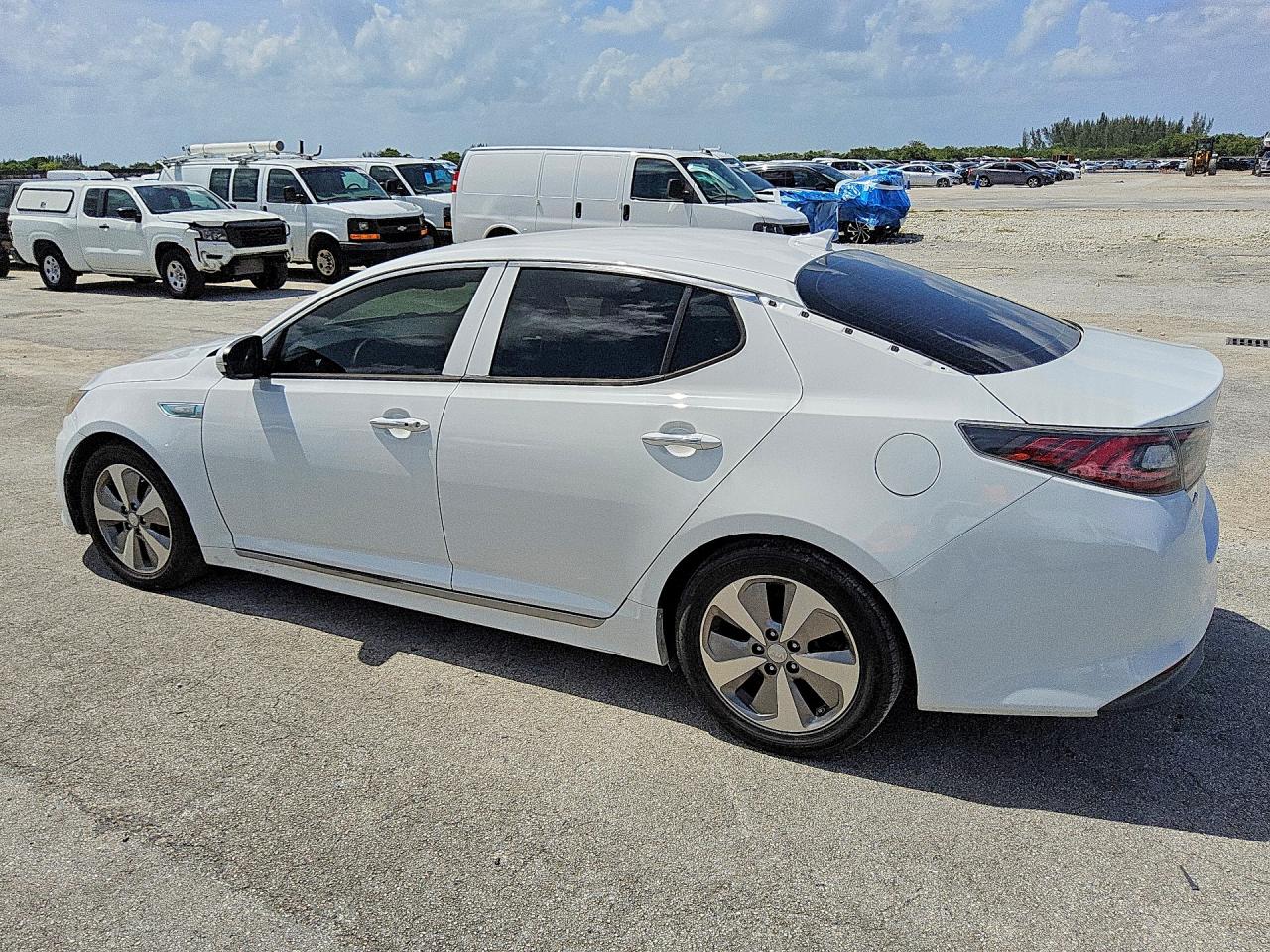 KNAGN4AD3G5094135 · 2016 KIA OPTIMA · 2/12