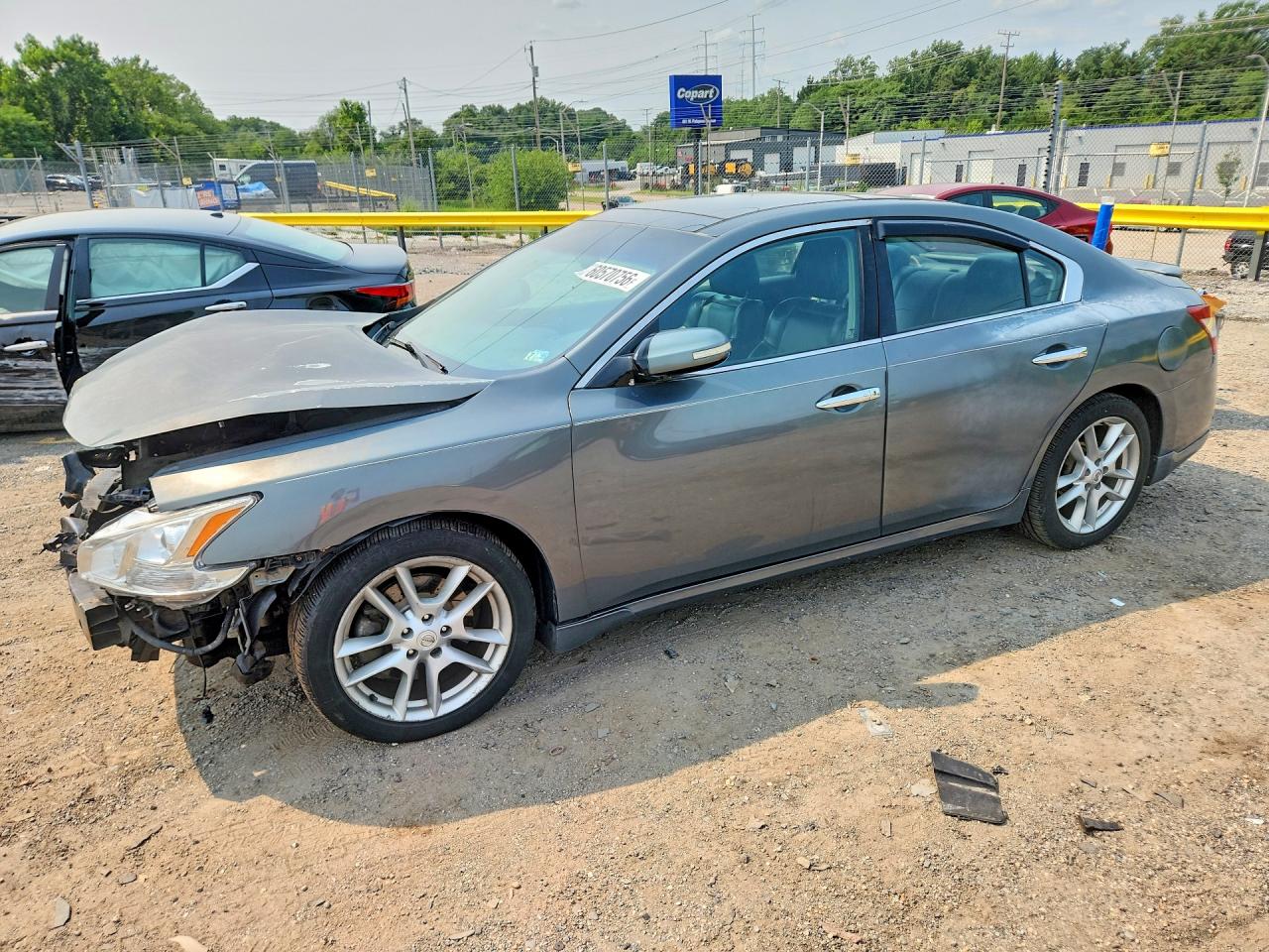 2010 NISSAN MAXIMA