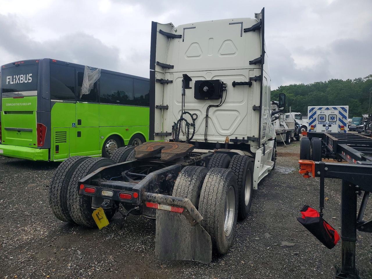3AKJHHDR6KSKR3700 · 2019 FREIGHTLINER CASCADIA 126 · 3/14