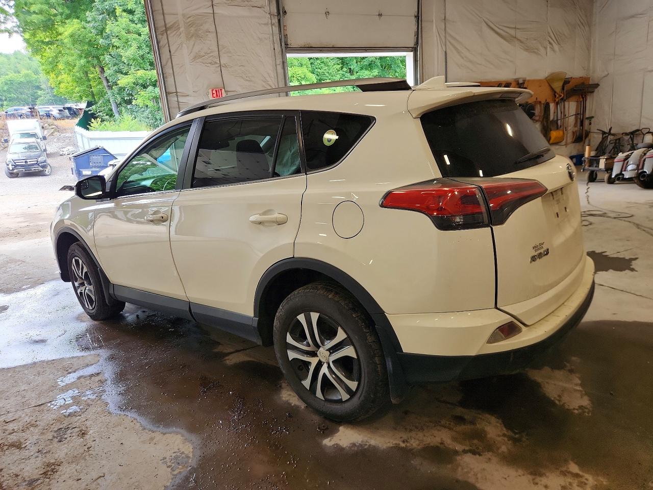 2T3BFREV6JW747079 · 2018 TOYOTA RAV4 · 2/13