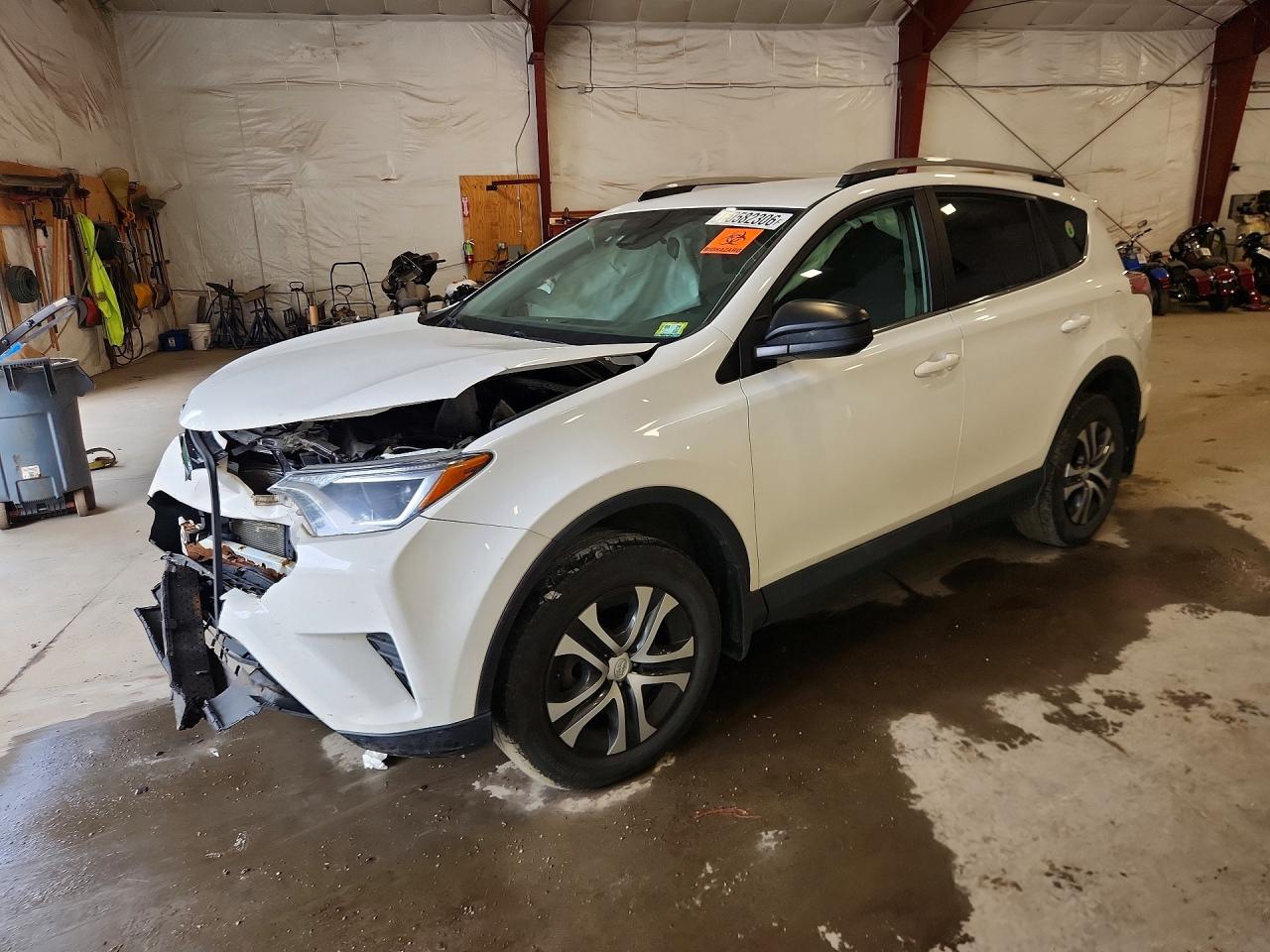 2T3BFREV6JW747079 · 2018 TOYOTA RAV4