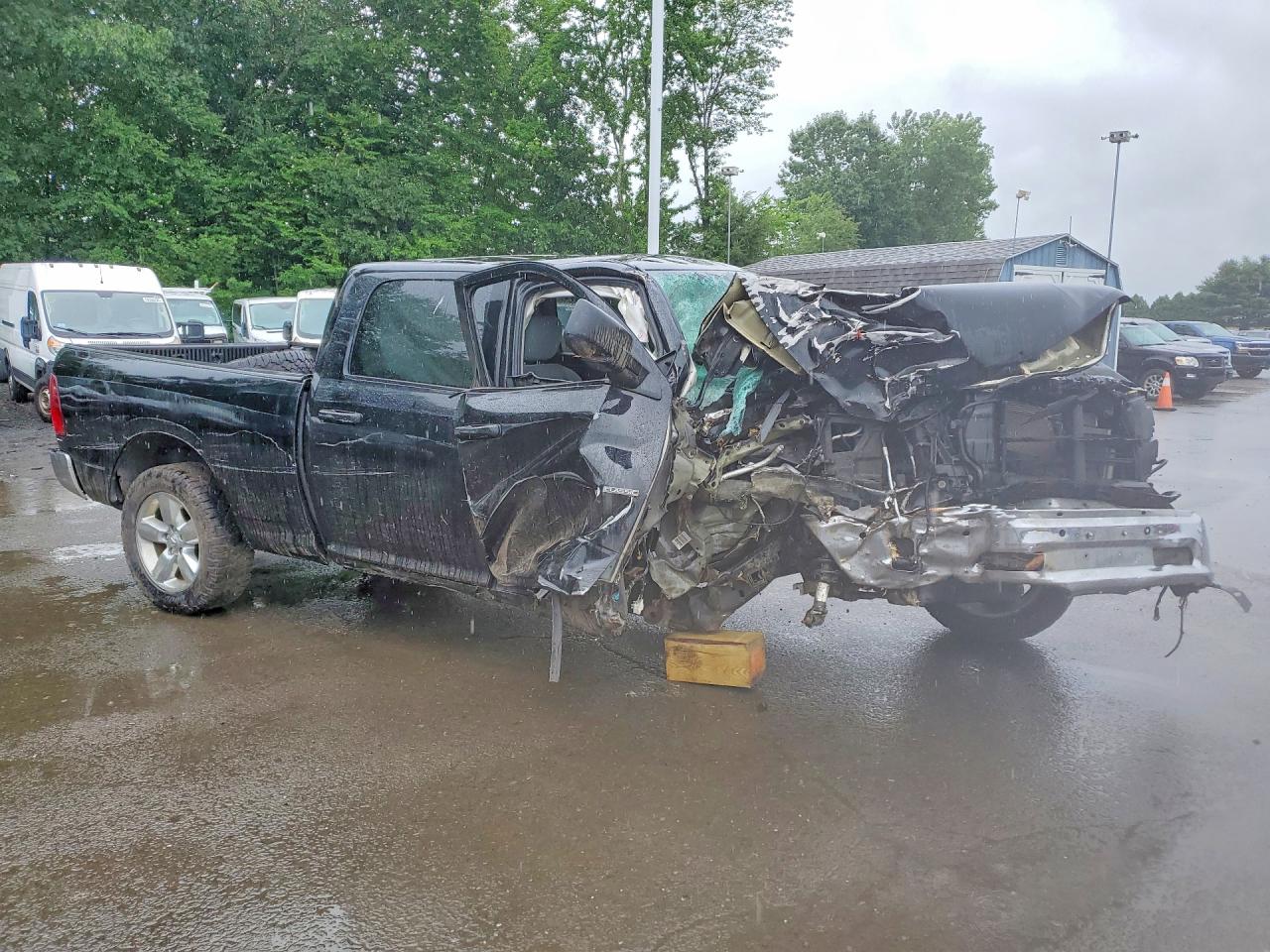 1C6RR7TT2KS614803 · 2019 RAM 1500 CLASSIC · 4/13