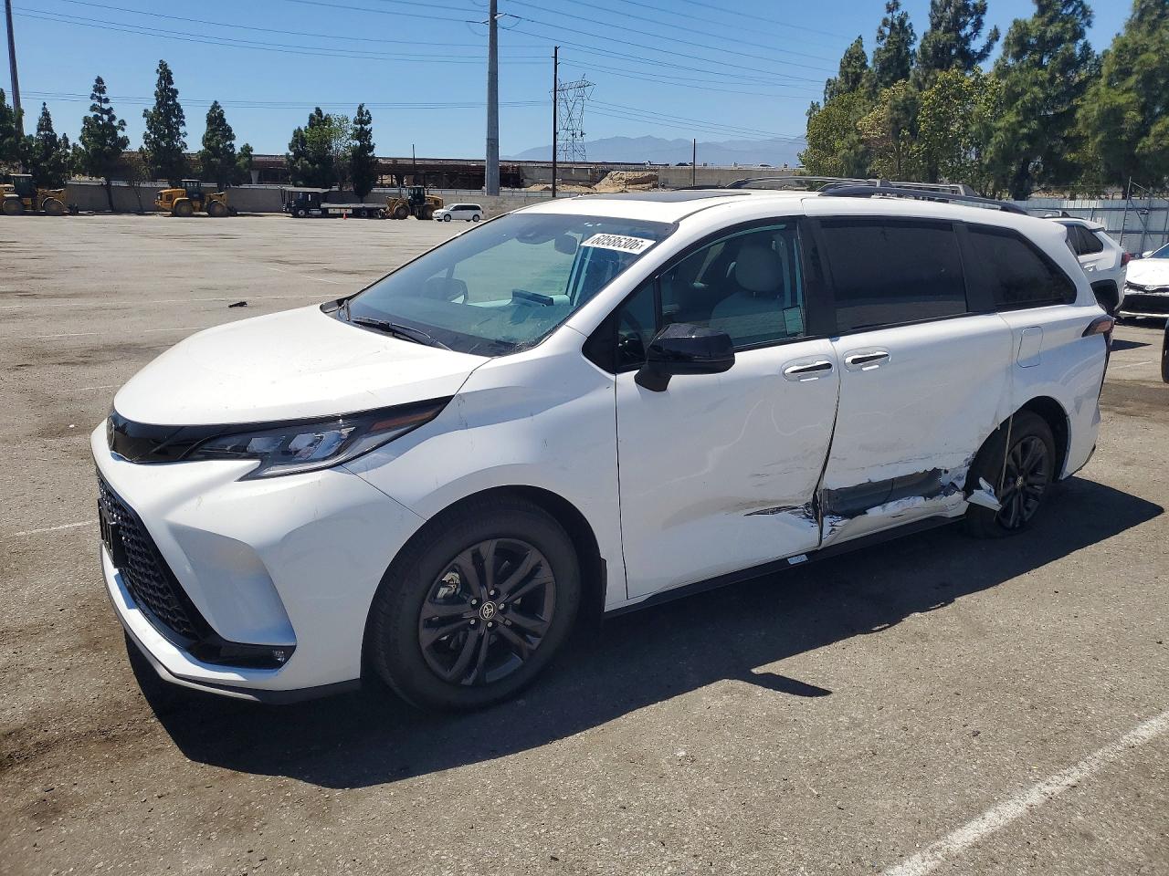 5TDXSKFC1TS228645 · 2026 TOYOTA SIENNA