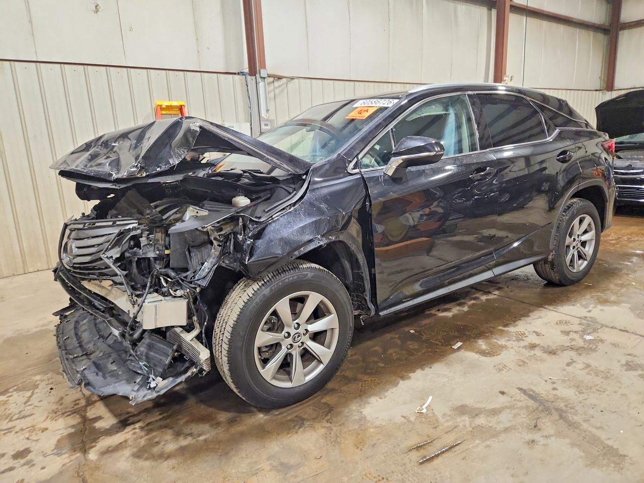2T2BZMCA2KC186669 · 2019 LEXUS RX