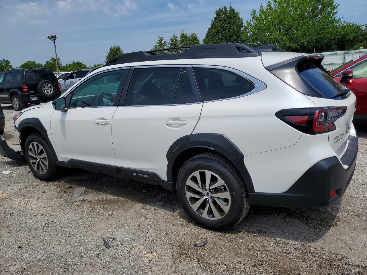 4S4BTAFC0S3238922 · 2025 SUBARU OUTBACK · 2/13