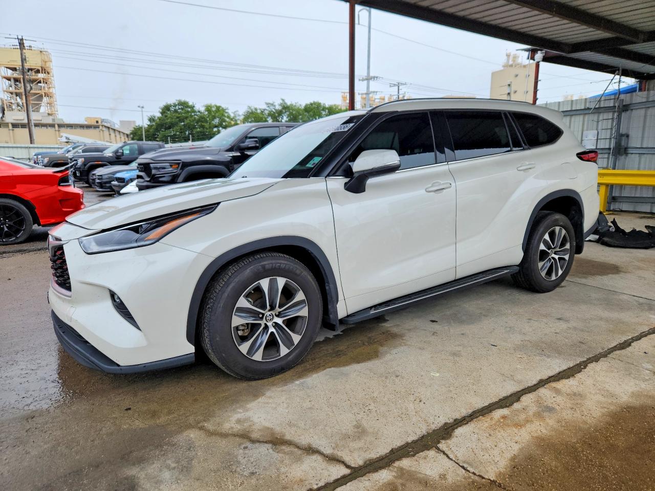 5TDGZRAH8MS518387 · 2021 TOYOTA HIGHLANDER