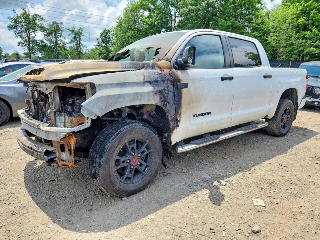 5TFDY5F12KX818461 · 2019 TOYOTA TUNDRA