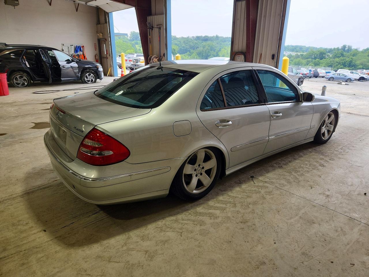 WDBUF83J25X187046 · 2005 MERCEDES-BENZ E · 3/12