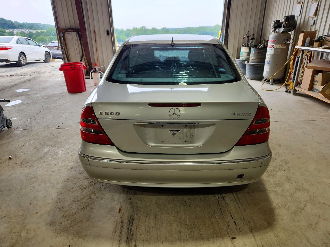 WDBUF83J25X187046 · 2005 MERCEDES-BENZ E · 6/12