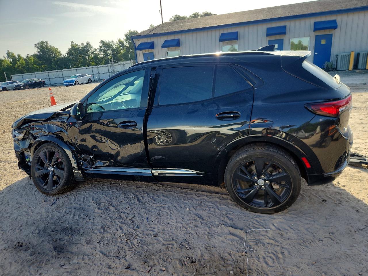 LRBAZLR42PD037988 · 2023 BUICK ENVISION · 2/14