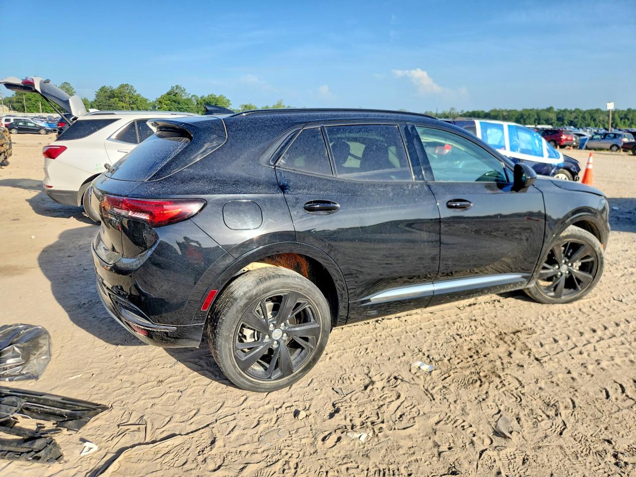 LRBAZLR42PD037988 · 2023 BUICK ENVISION · 3/14