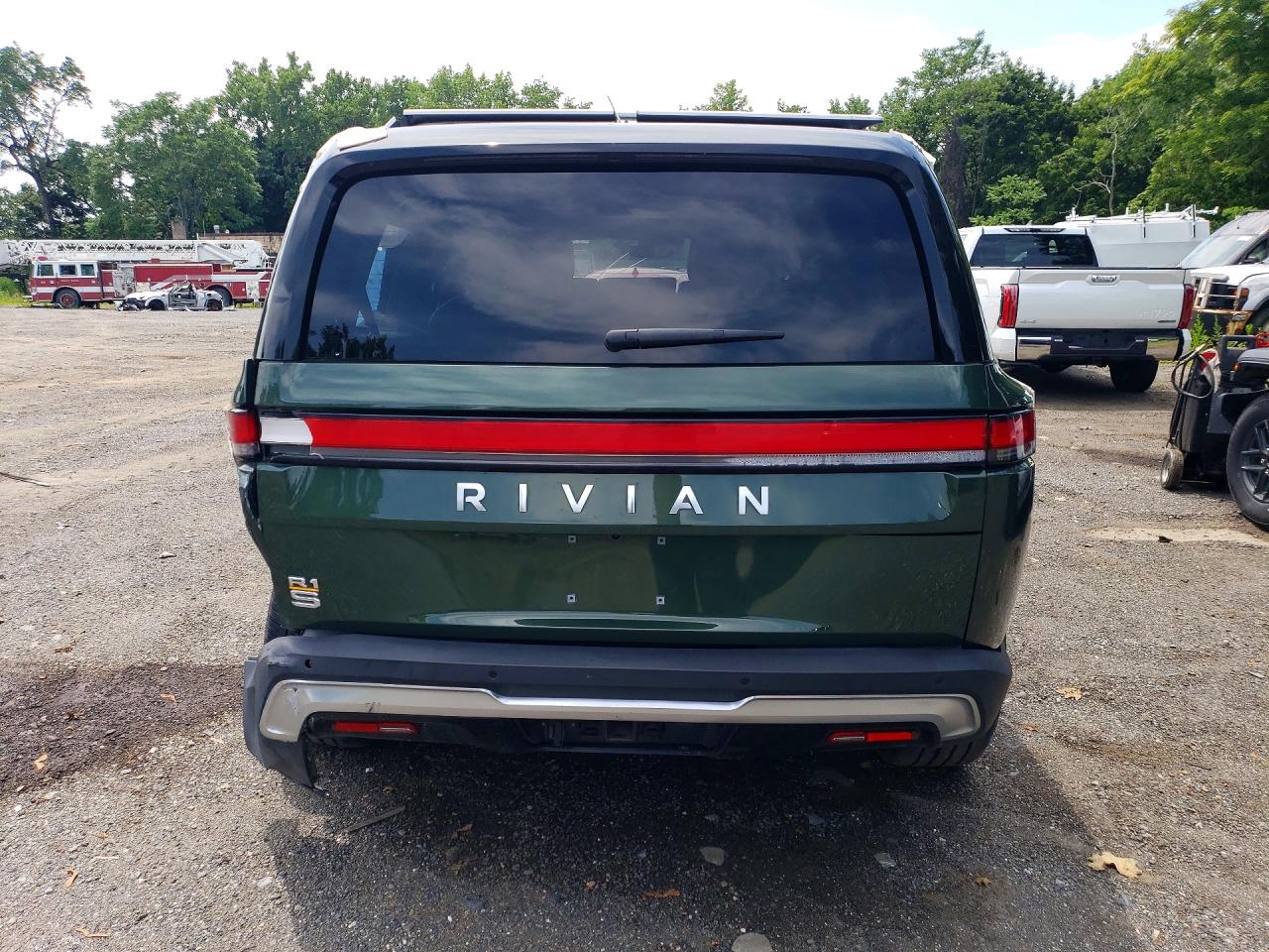7PDSGABLXPN020988 · 2023 RIVIAN R1S · 6/13