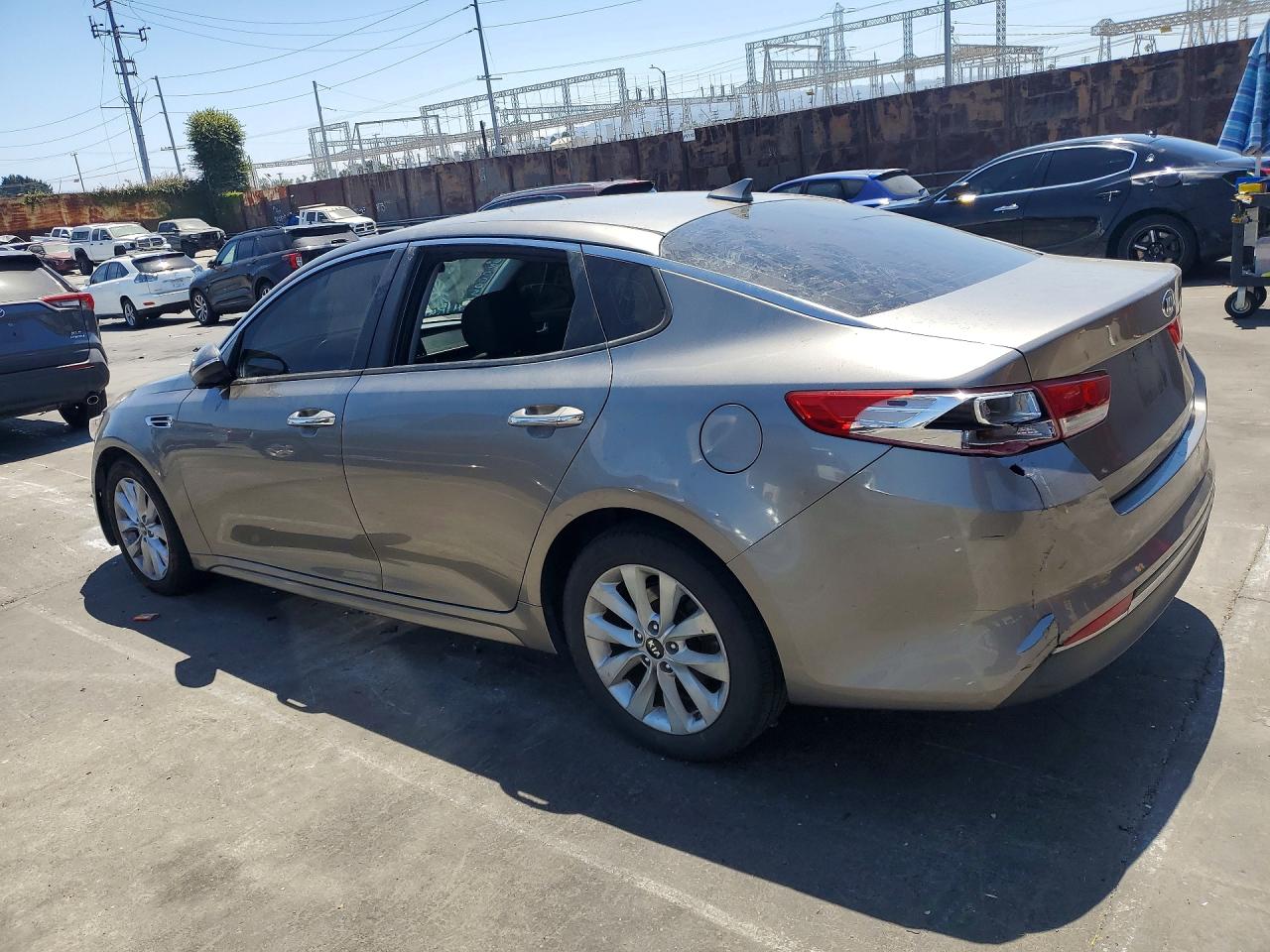5XXGT4L30GG004917 · 2016 KIA OPTIMA · 2/12