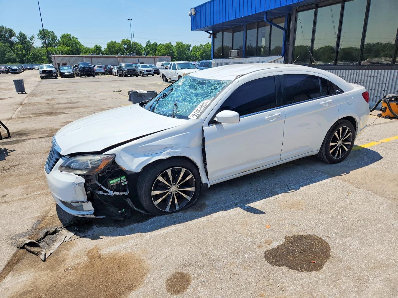 1C3CCBBB0DN600660 · 2013 CHRYSLER 200