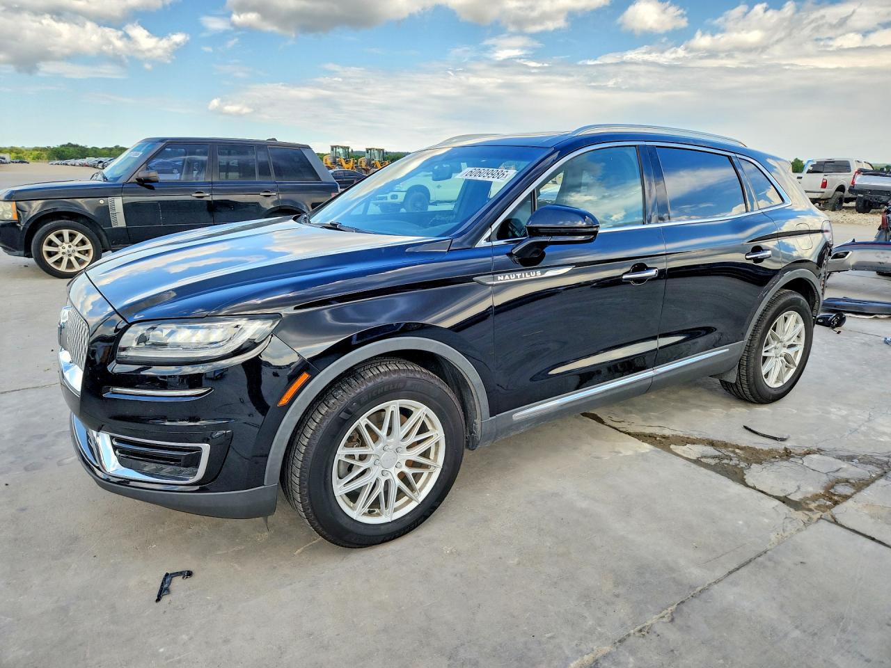 2LMPJ8L92KBL61722 · 2019 LINCOLN NAUTILUS