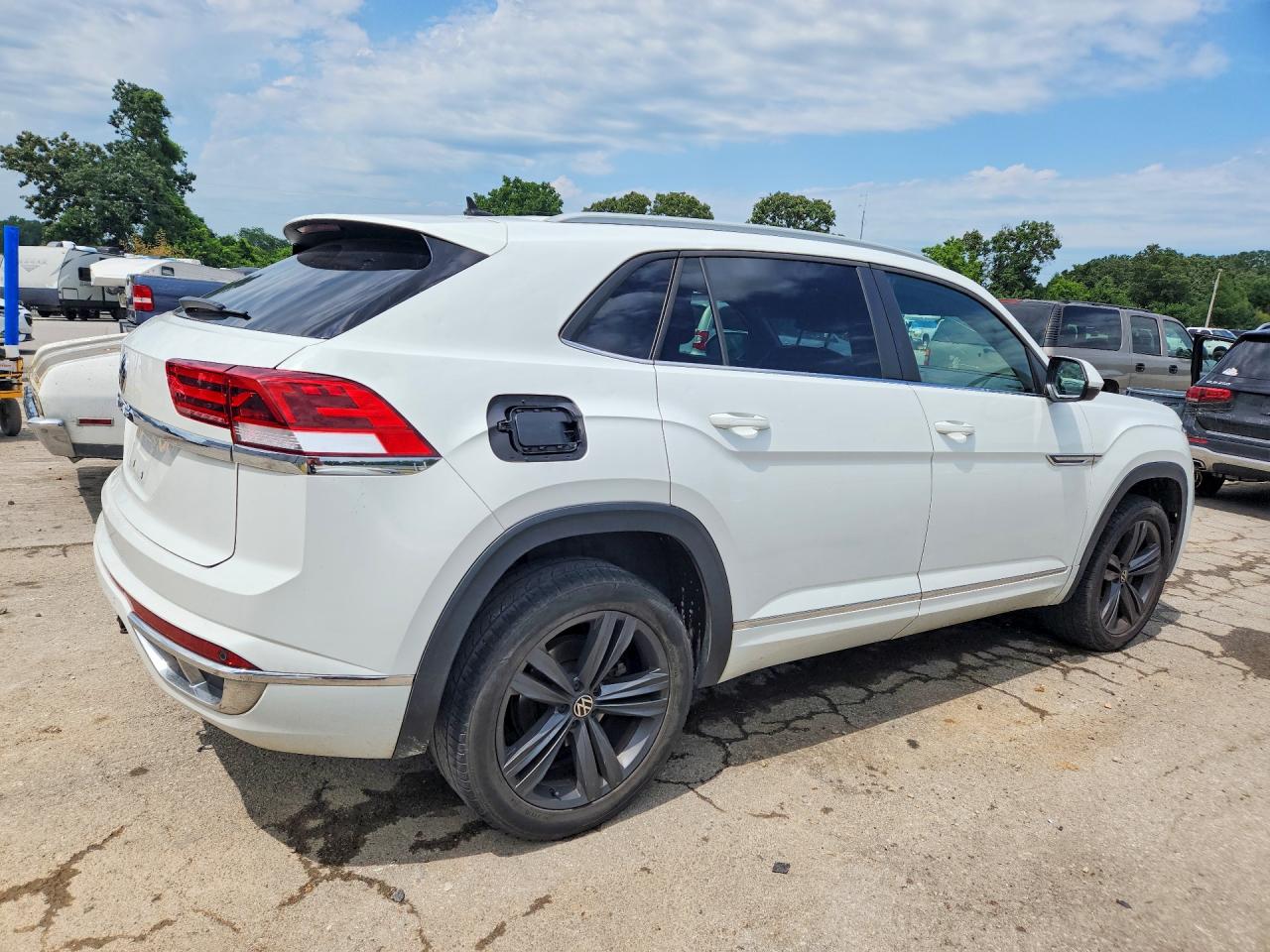1V2YE2CA5LC219154 · 2020 VOLKSWAGEN ATLAS CROSS SPORT · 3/13