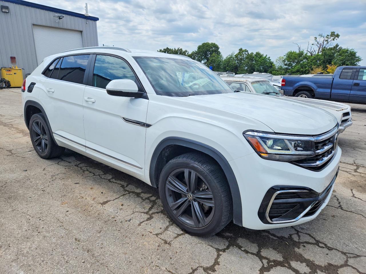1V2YE2CA5LC219154 · 2020 VOLKSWAGEN ATLAS CROSS SPORT · 4/13