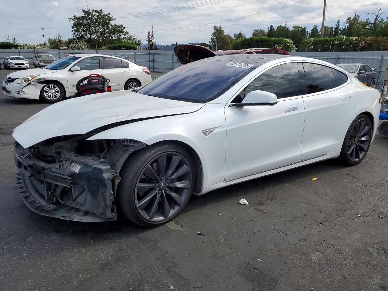 5YJSA1E2XGF162459 · 2016 TESLA MODEL S
