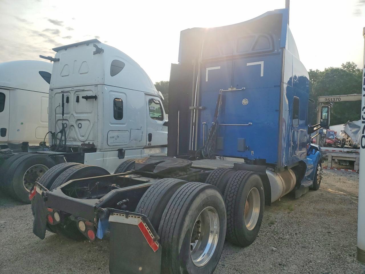 1XPBDP9X9JD489528 · 2018 PETERBILT 589 · 3/14