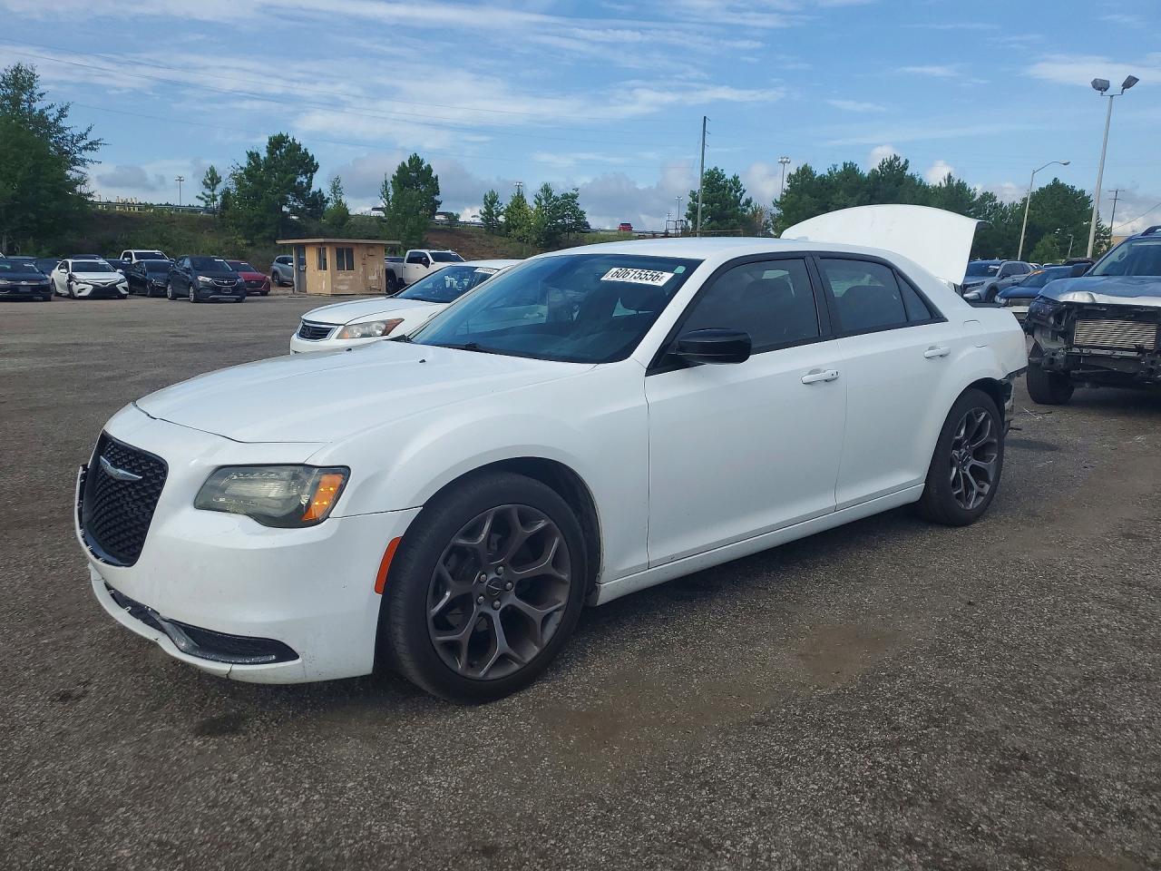 2C3CCAAG3JH279063 · 2018 CHRYSLER 300