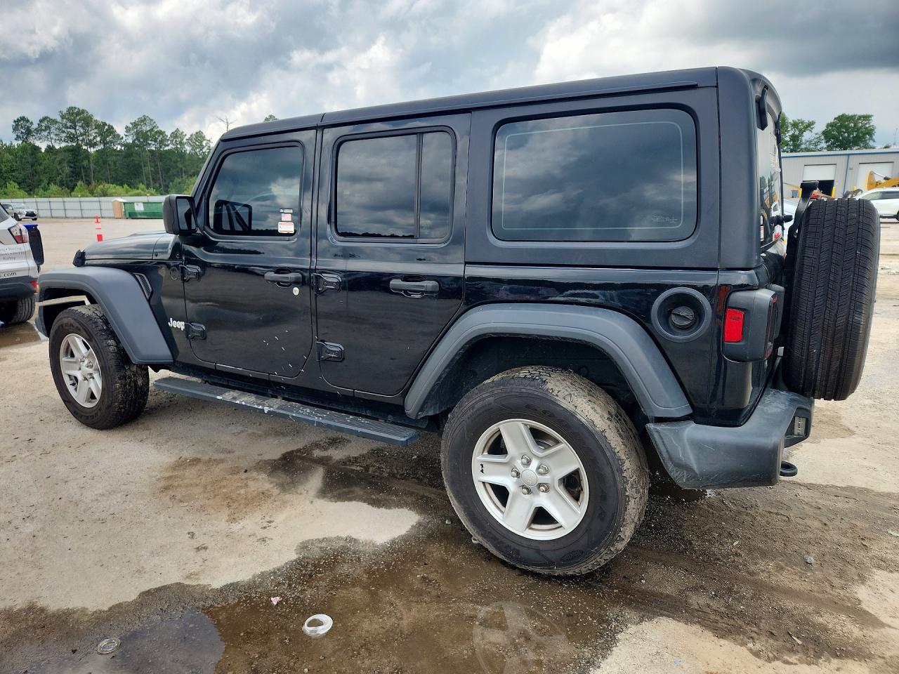 1C4HJXDGXJW145593 · 2018 JEEP WRANGLER UNLIMITED · 2/13
