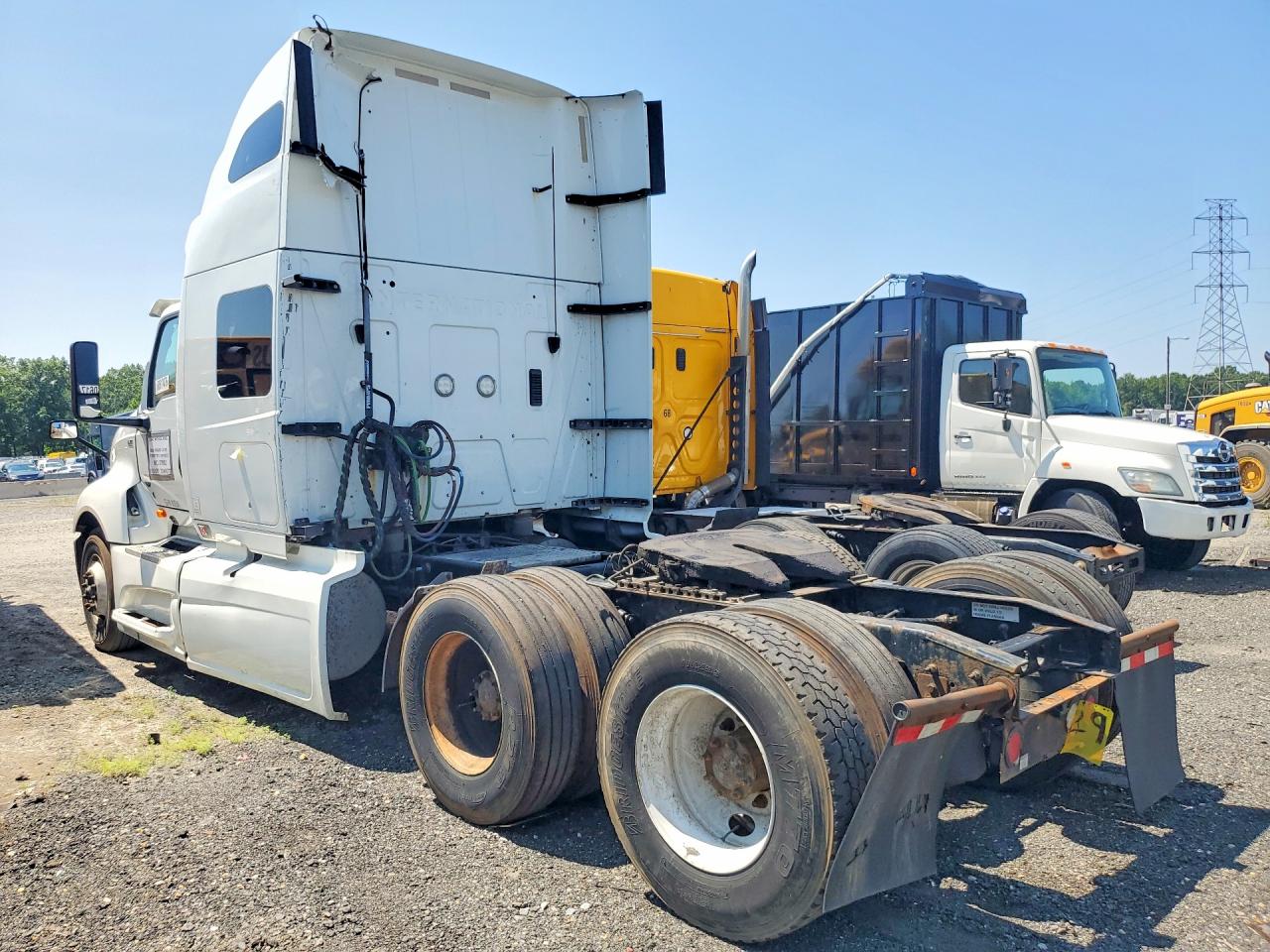 3HSDZAPR4KN326161 · 2019 INTERNATIONAL LT625 · 2/13