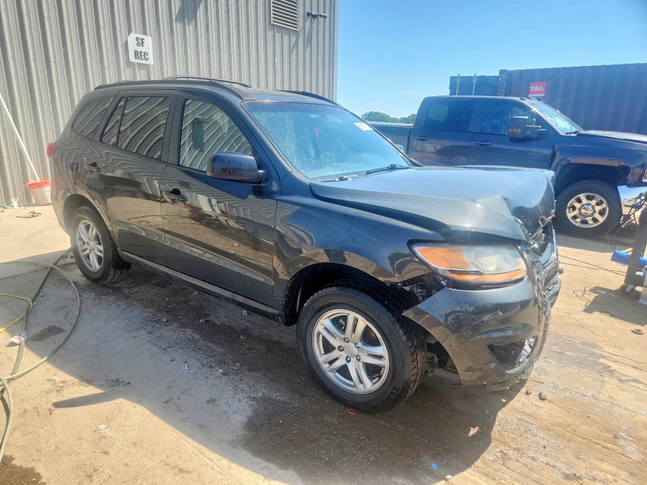 5NMSG3AB8AH405630 · 2010 HYUNDAI SANTA FE · 4/14