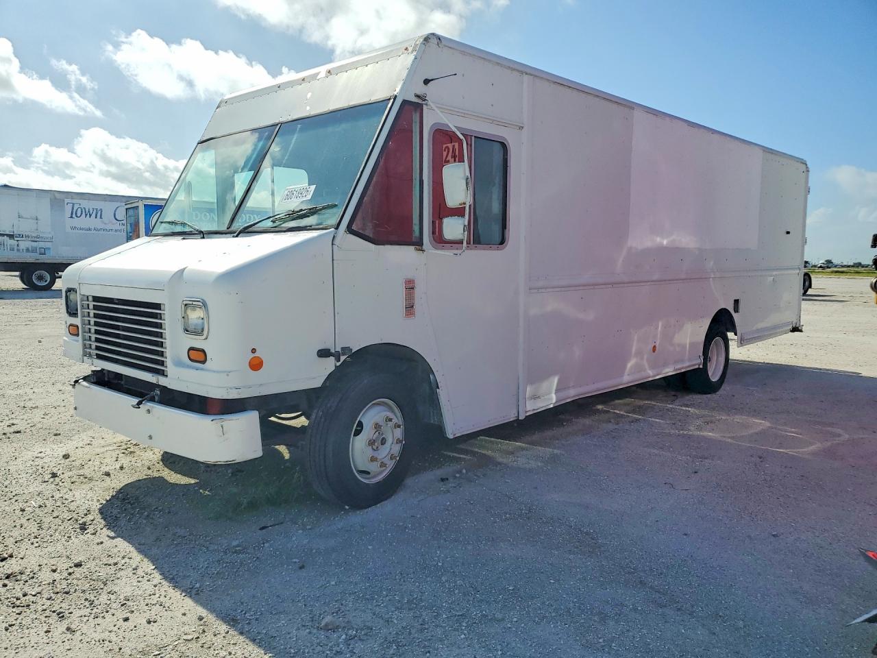 4UZAAPDU1HCHW3354 · 2017 FREIGHTLINER MT45 CHASSIS