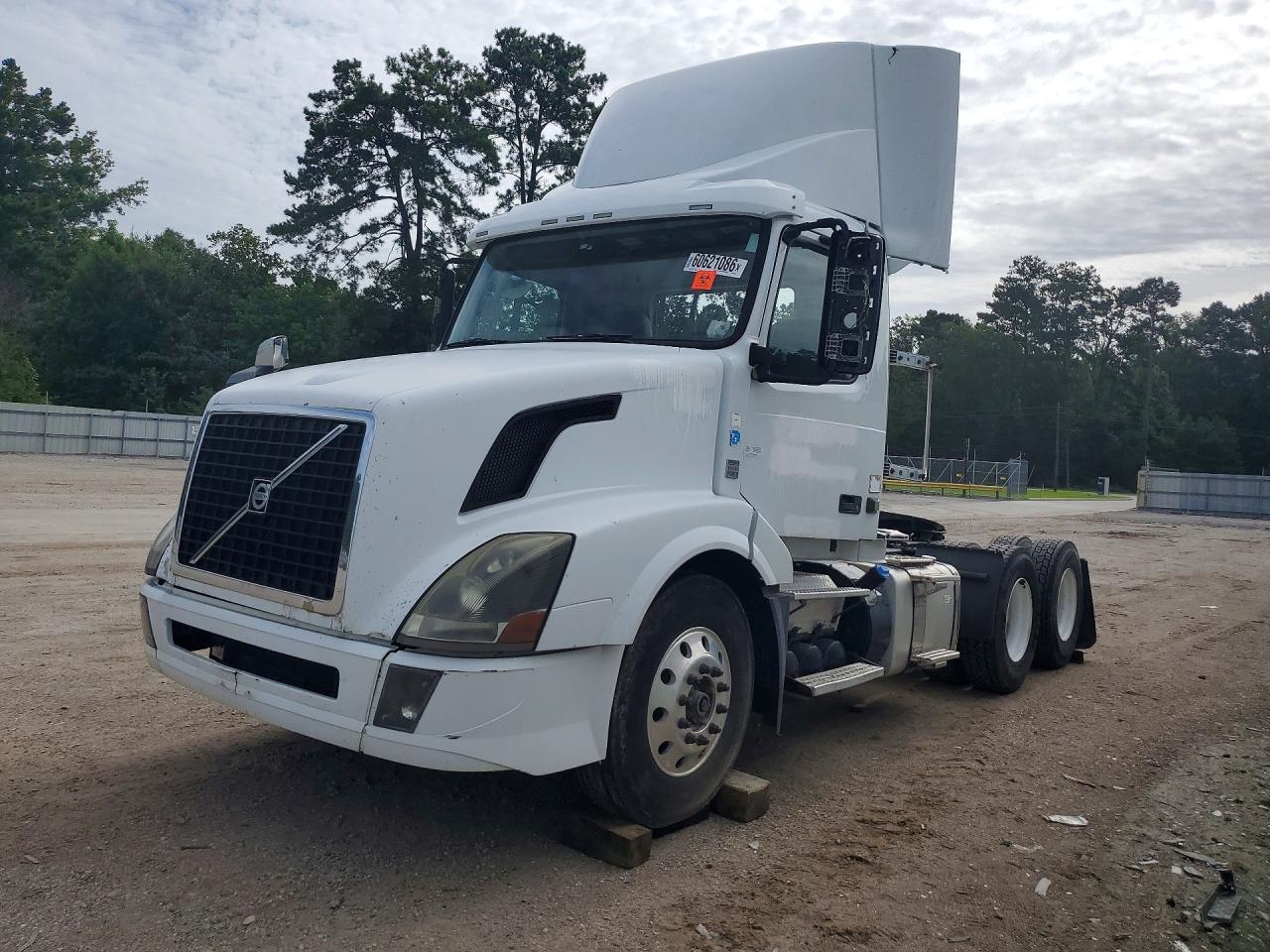 4V4NC9EG4GN929956 · 2016 VOLVO VNL