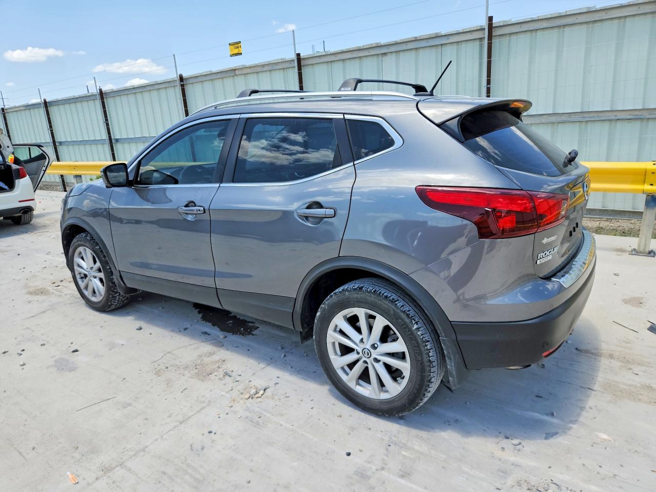 JN1BJ1CR6KW341072 · 2019 NISSAN ROGUE SPORT · 2/13