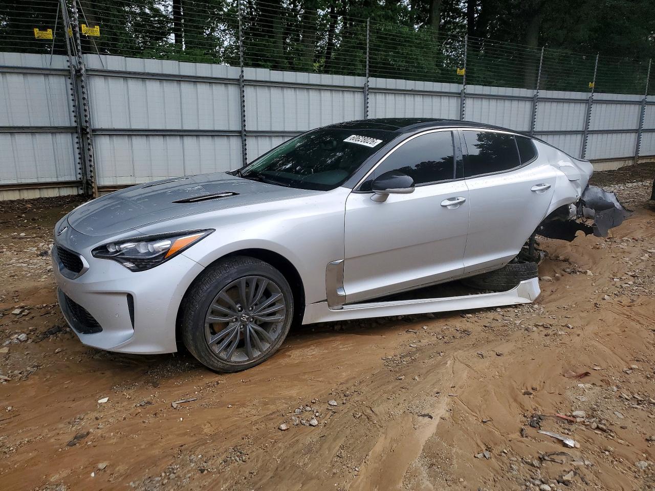 KNAE25LA2J6017489 · 2018 KIA STINGER