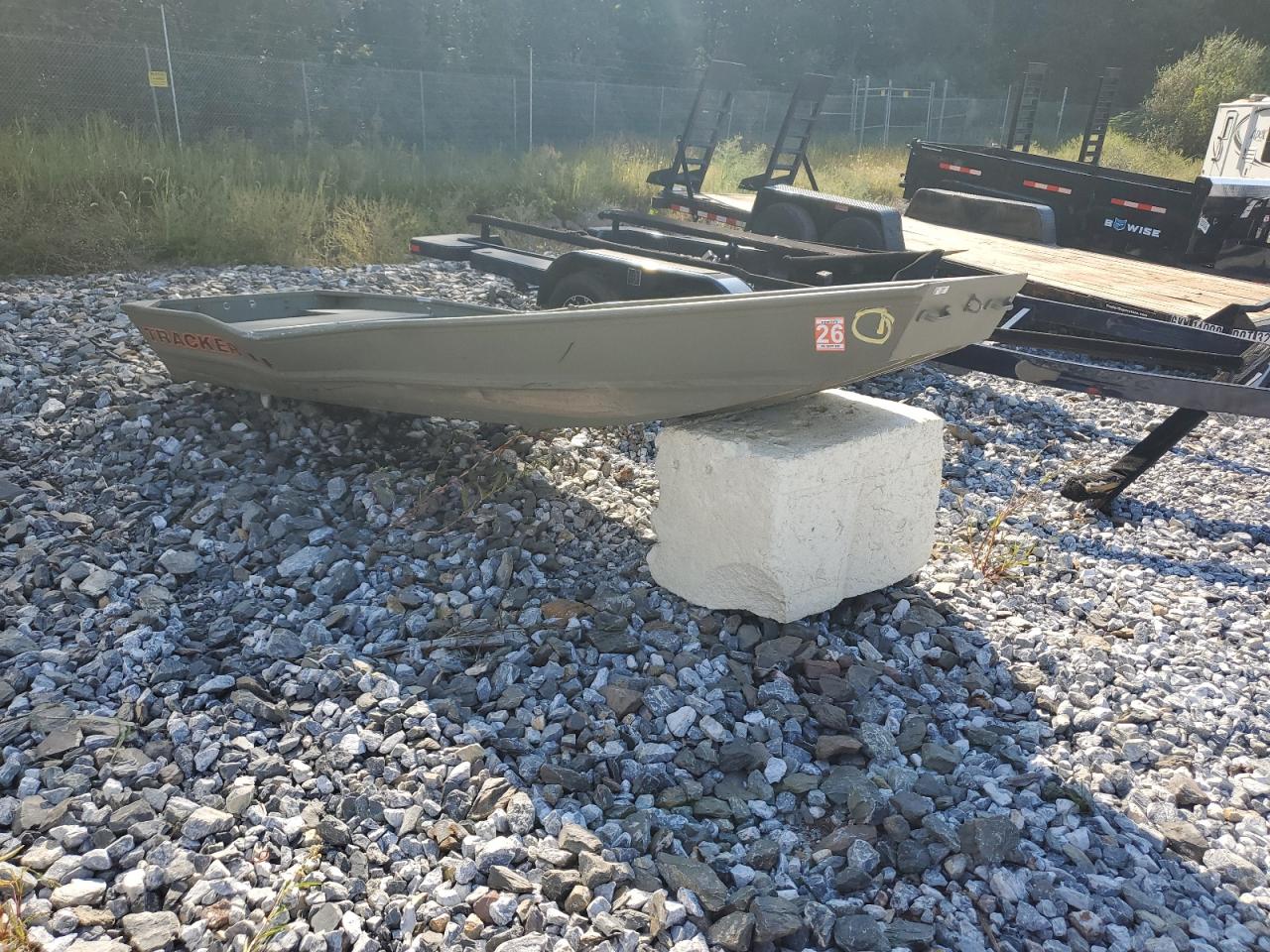 BUJ44849E425 · 2025 TRACKER BOAT