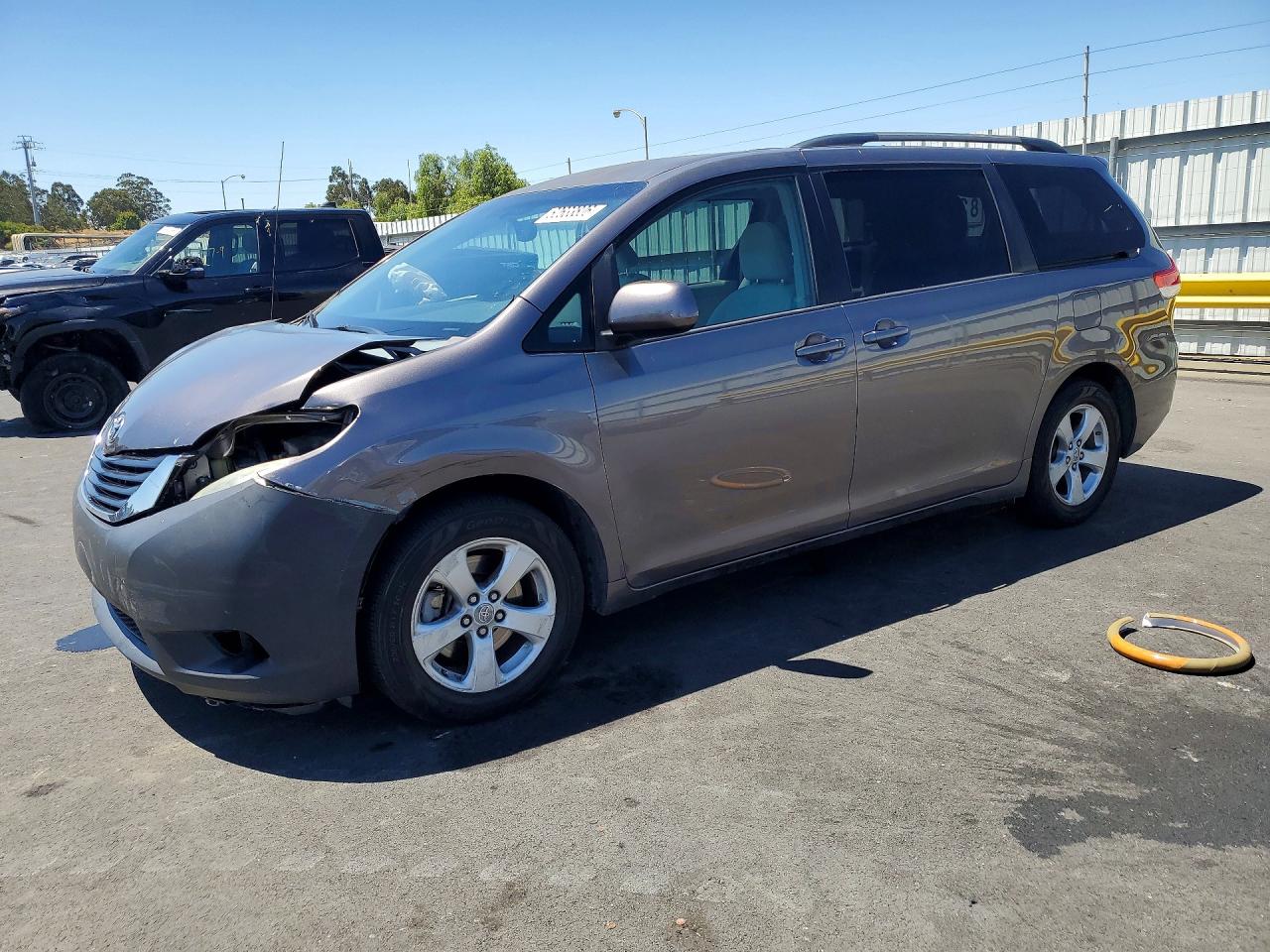 5TDKK3DC4CS261108 · 2012 TOYOTA SIENNA