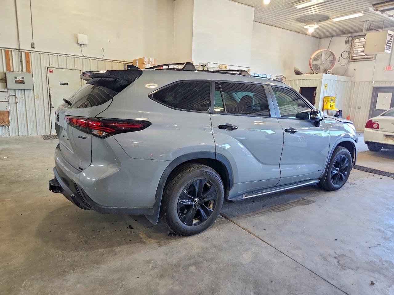 5TDKBRCHXSS683317 · 2025 TOYOTA HIGHLANDER HYBRID · 3/13