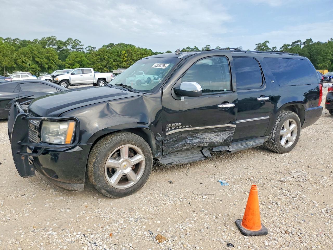 1GNSCKE00BR347712 · 2011 CHEVROLET SUBURBAN