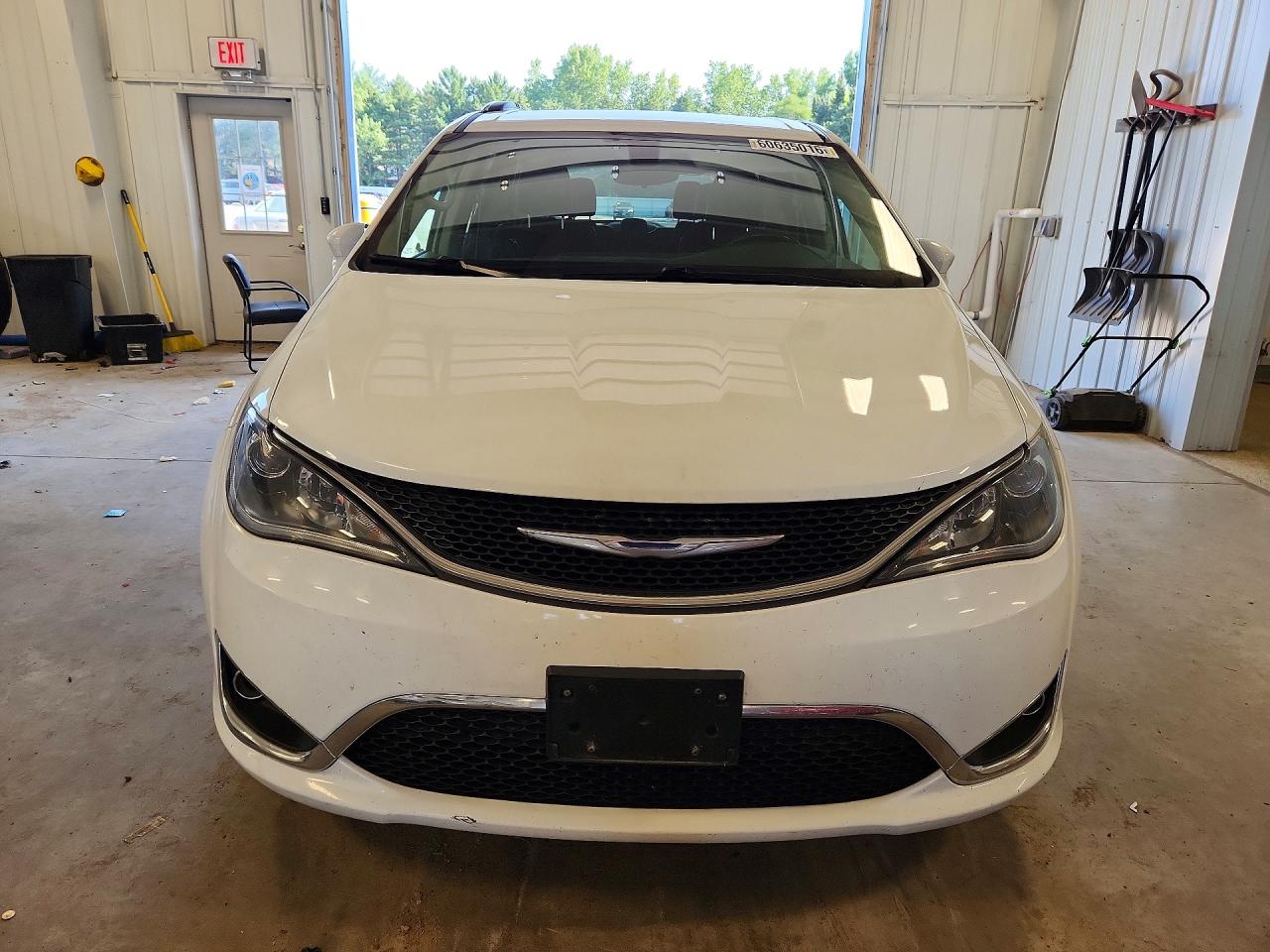 2C4RC1BG9JR143910 · 2018 CHRYSLER PACIFICA · 5/14