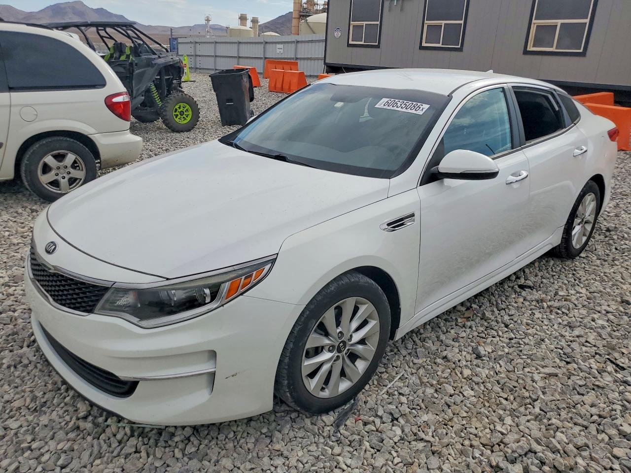 5XXGT4L30HG140840 · 2017 KIA OPTIMA