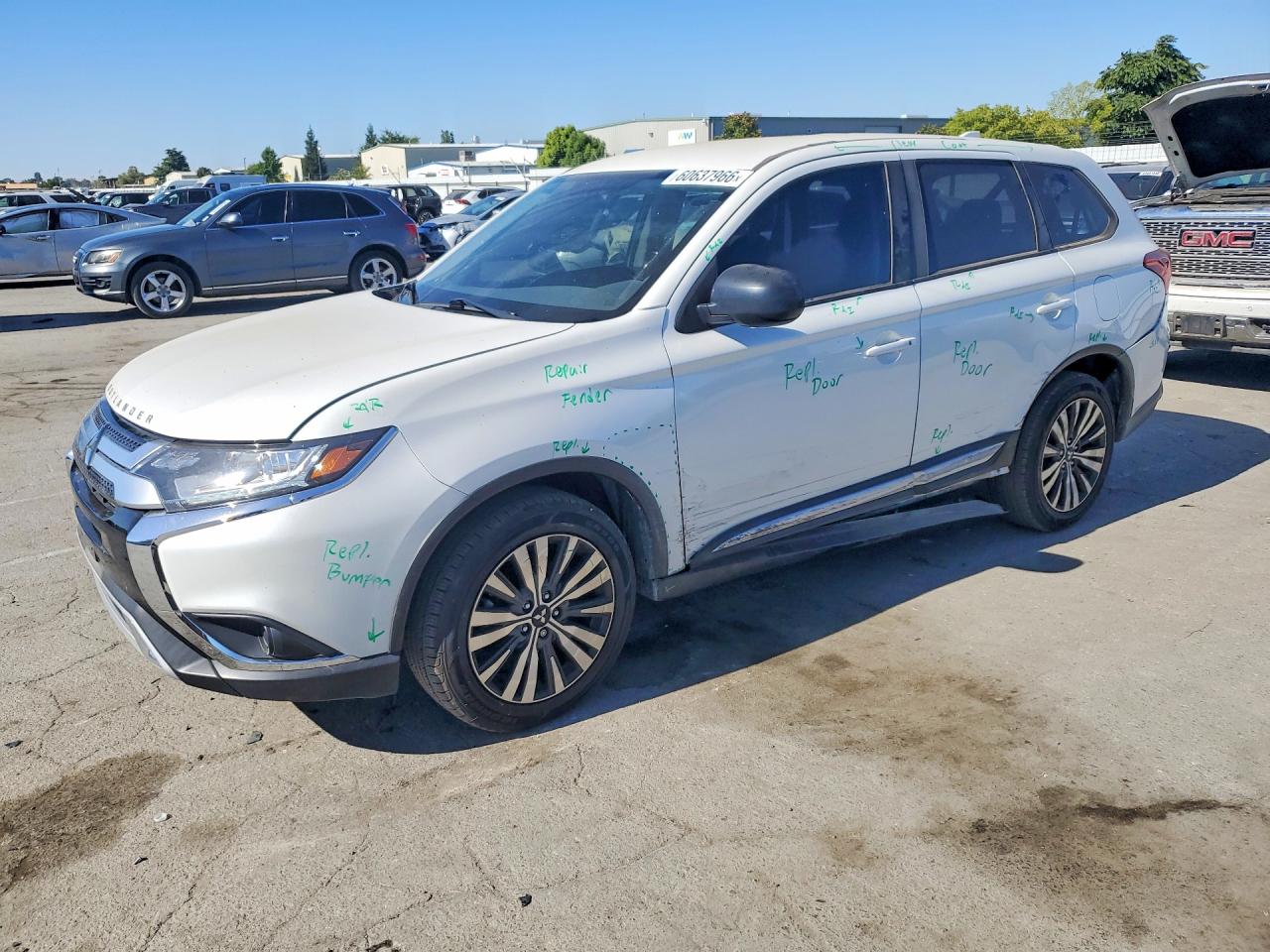 JA4AD2A31LZ008969 · 2020 MITSUBISHI OUTLANDER