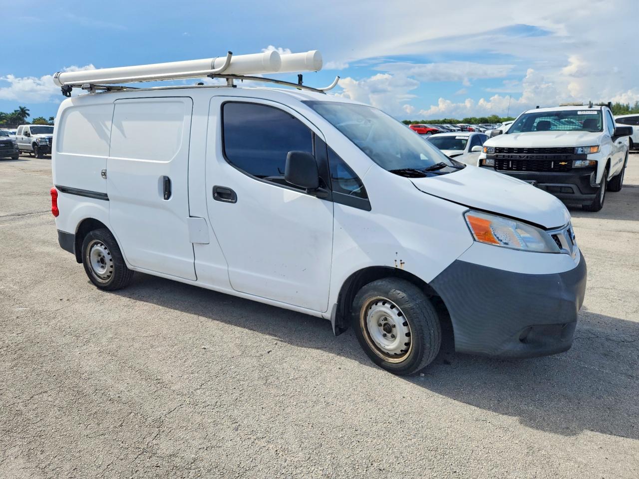 3N6CM0KN4HK697572 · 2017 NISSAN NV200 · 4/13