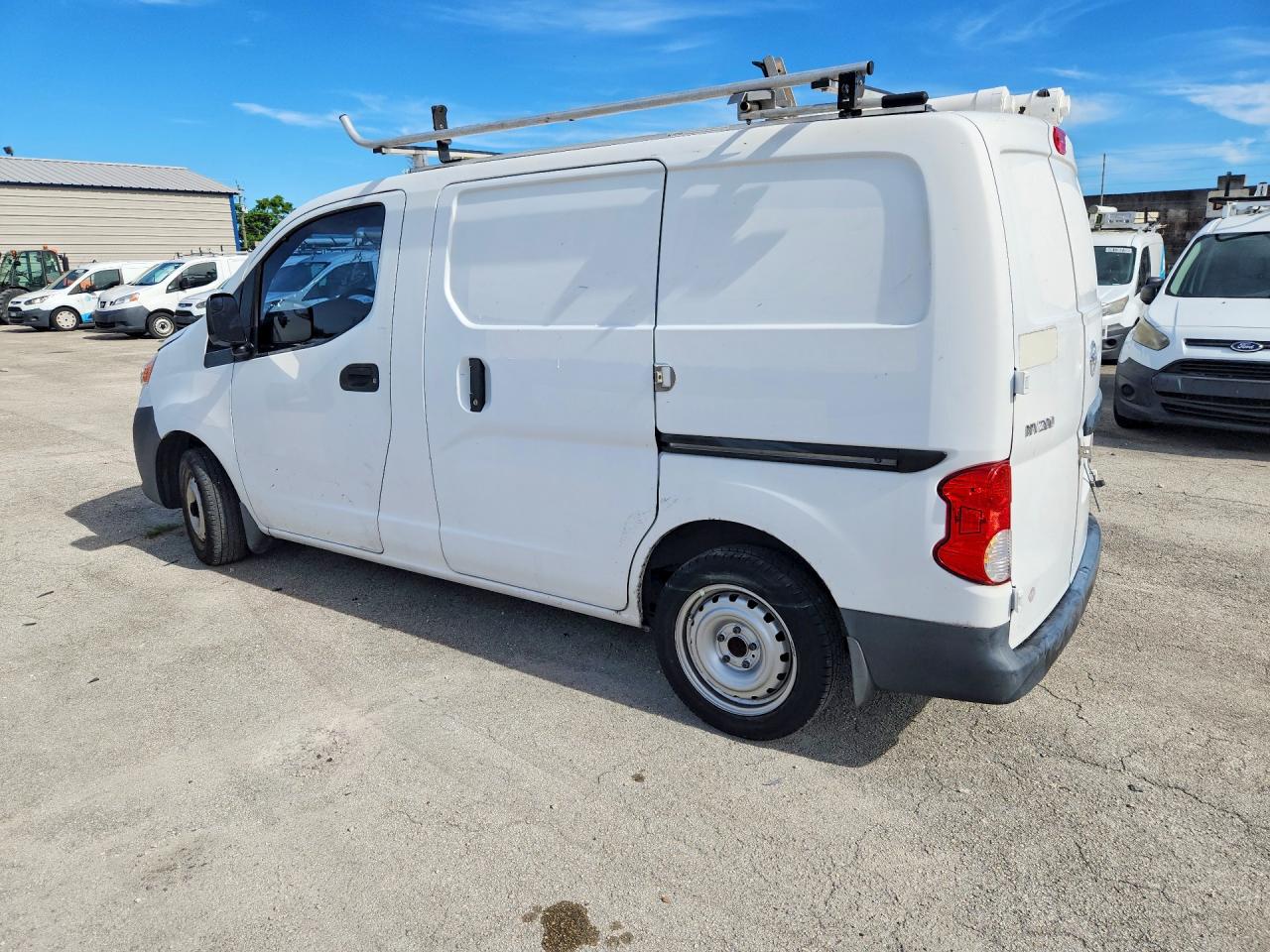3N6CM0KN4HK697572 · 2017 NISSAN NV200 · 2/13