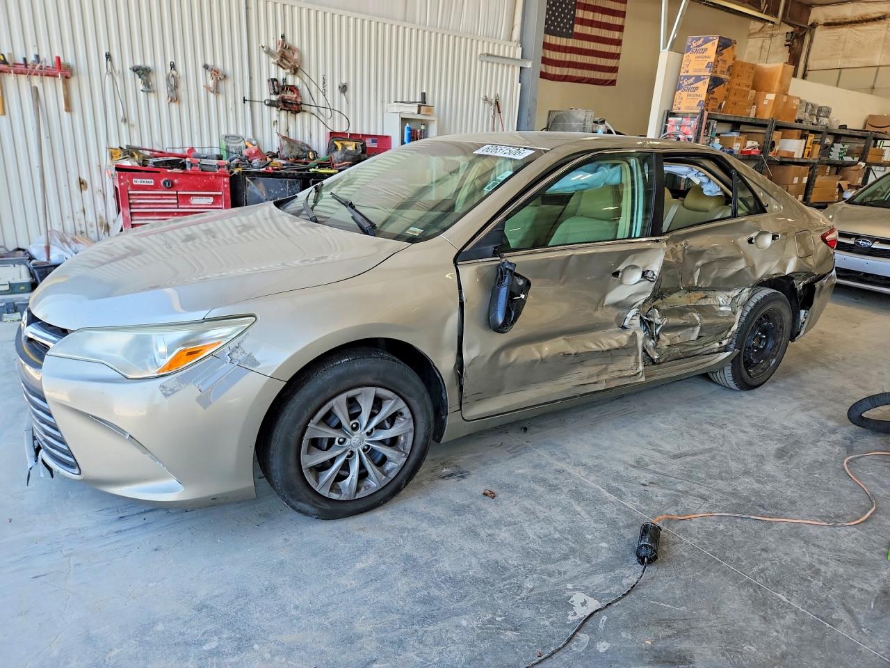 4T1BF1FK2FU110521 · 2015 TOYOTA CAMRY