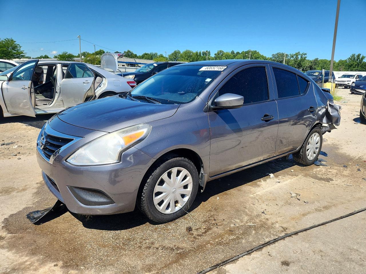 3N1CN7APXJL857128 · 2018 NISSAN VERSA