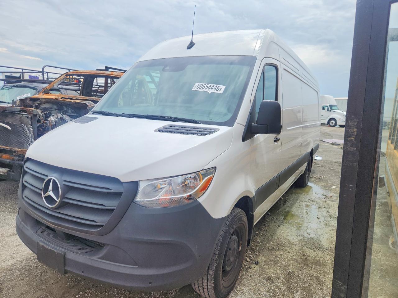 W1W4NDHY3RT173516 · 2024 MERCEDES-BENZ SPRINTER