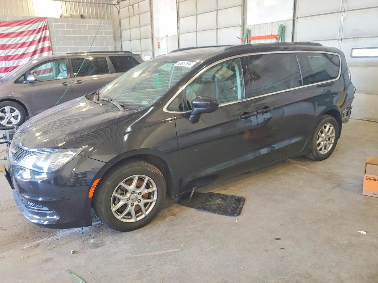 2C4RC1DG8MR506635 · 2021 CHRYSLER VOYAGER