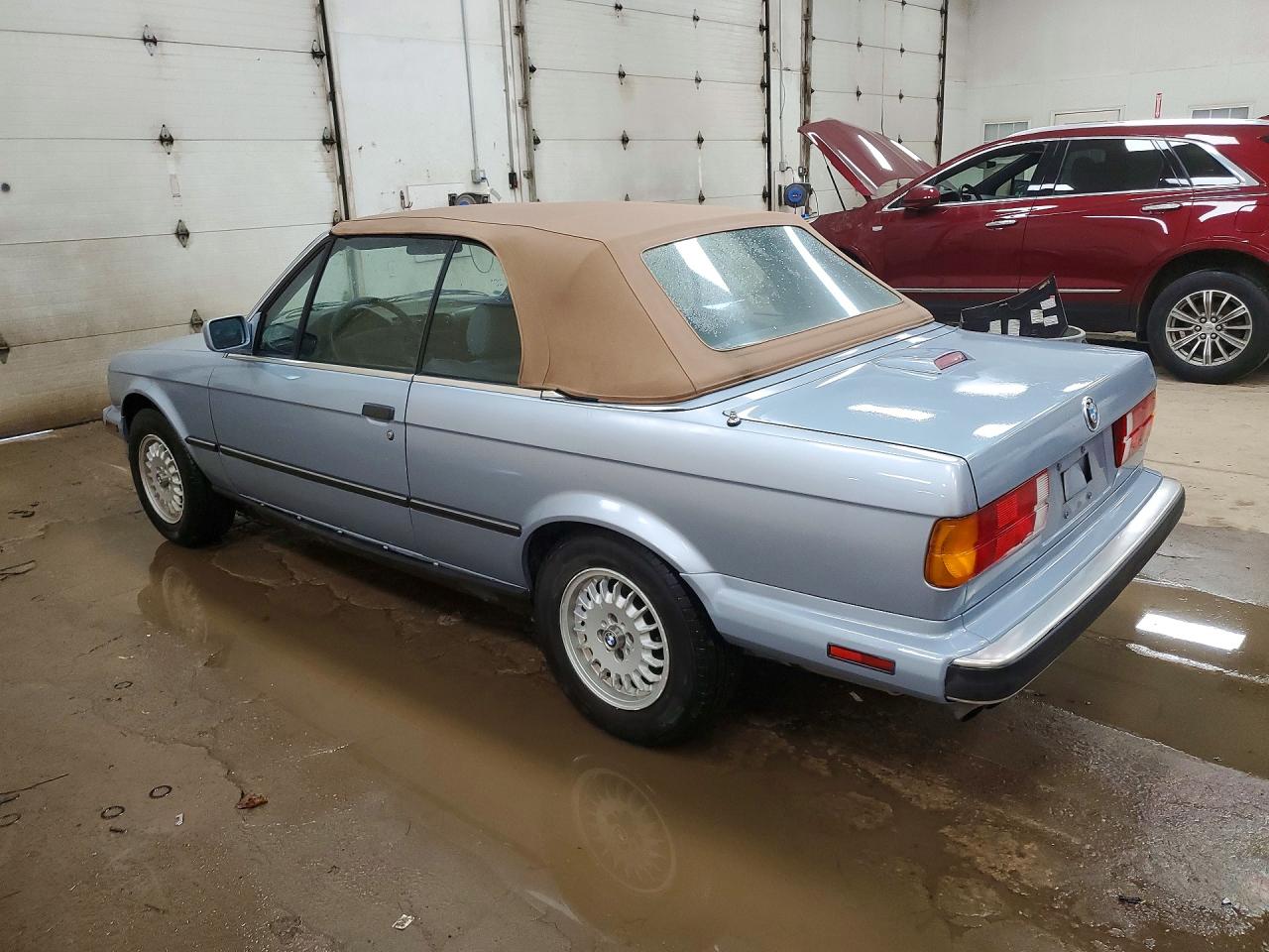 WBABB2316LEC23136 · 1990 BMW 325 · 2/12