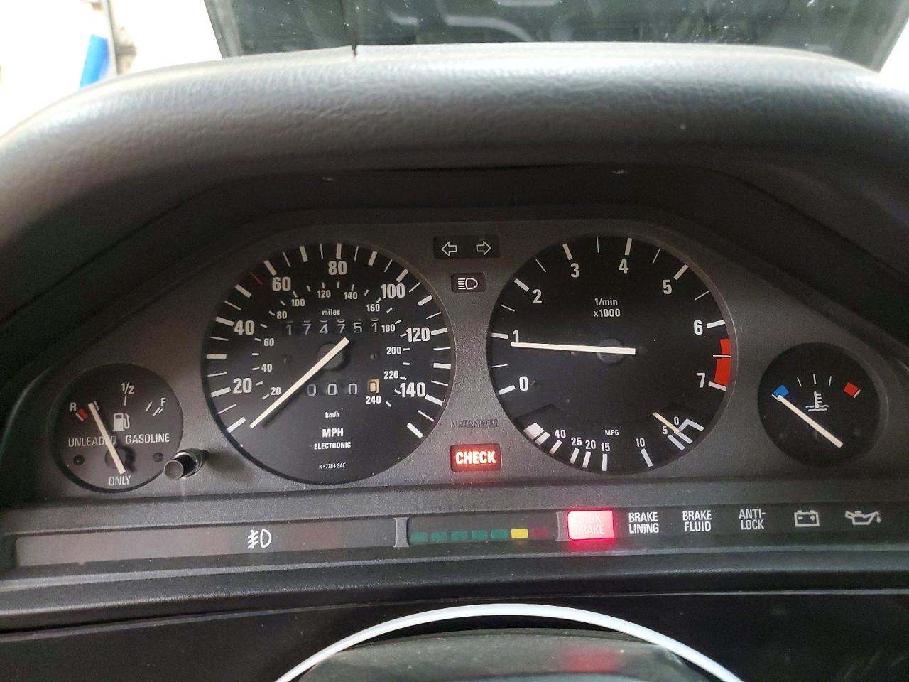 WBABB2316LEC23136 · 1990 BMW 325 · 9/12