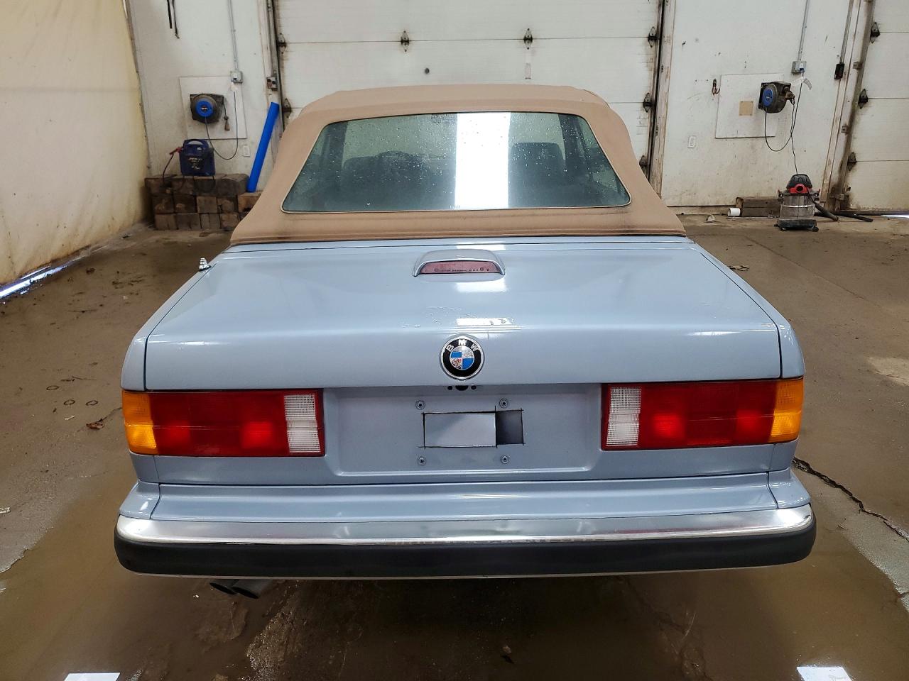WBABB2316LEC23136 · 1990 BMW 325 · 6/12