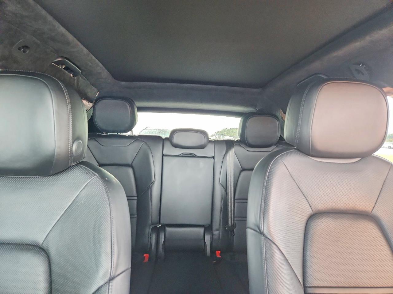 WP1AG2AY1MDA33179 · 2021 PORSCHE CAYENNE · 10/13